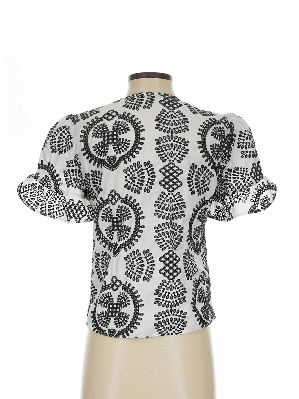 Zara Black & White Floral Medallion V-Neck Puff Sleeve Top